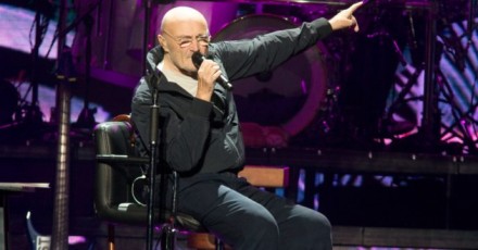 Phil Collins da l'addio ai concerti: 